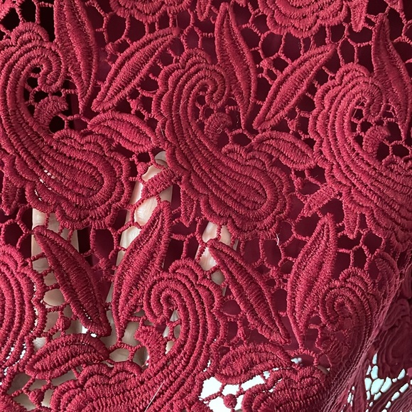 NWT red lace mini skirt express - Picture 2 of 3